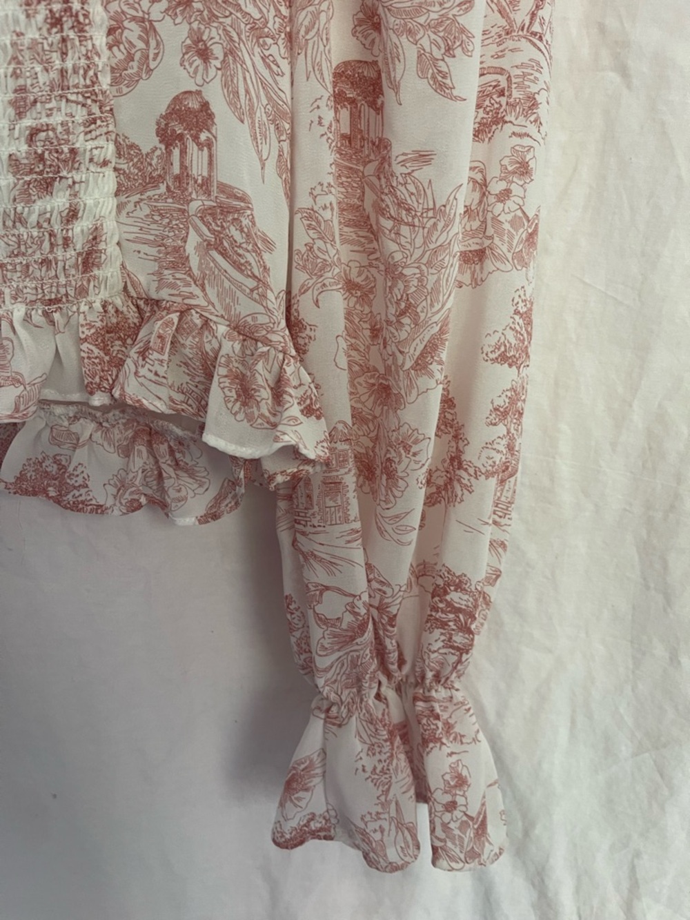 Milk & Honey Floral Cropped Blouse Smocked & Ruched garden chic French Size M - Picture 8 of 16